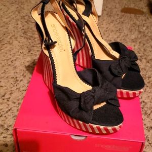 SHOE DAZZLE WEDGES